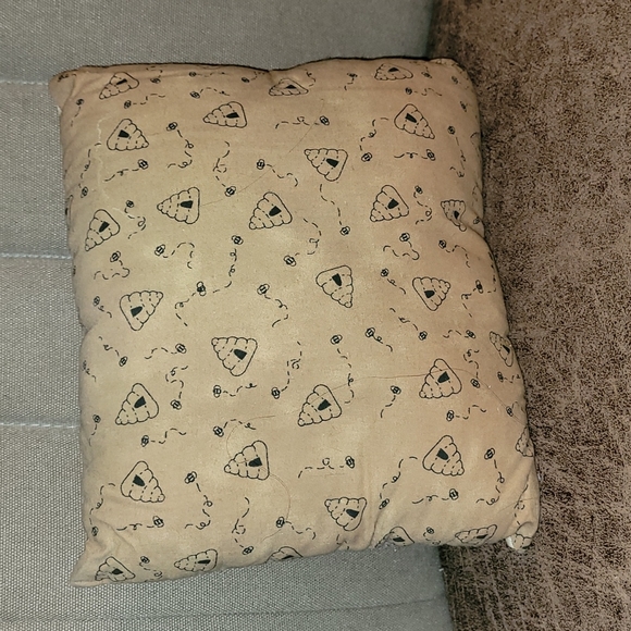Accent pillow - Picture 2 of 2